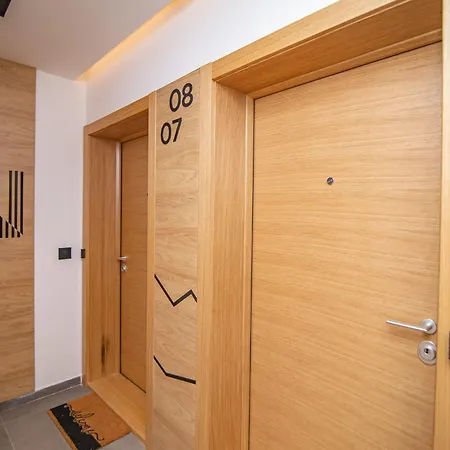 Apartment Srebrni Vrhovi 07 *